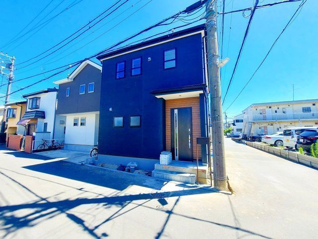 外観:【安心の耐震構造住宅、性能評価書付!北西角地で解放感ある立地です!】LDK17.7帖、主寝室6.5帖!南向きで陽当り良好!