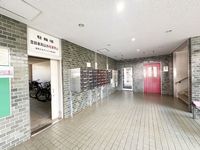エントランス: