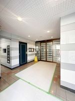 エントランス: