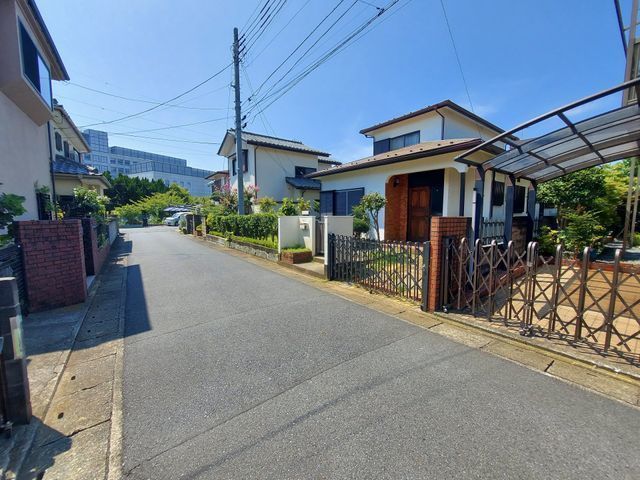 外観:【175m2超の広々とした売地!建築条件なし】お好みのハウスメーカーでマイホームを建てられます!区画が整った分譲地内にあり美しい街並みと穏やかな環境が魅力