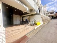 エントランス: