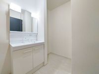 洗面室:リネン庫