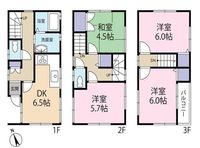 間取図/区画図:【バス停徒歩1分！2025年7月ハウスクリーニング済・東側開放で陽当り良好】前面道路幅員は約11mで開放的カースペースはハイルーフ車も駐車可能