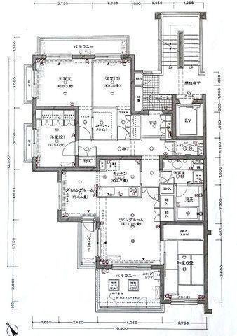 間取図/区画図:【専有面積100平米以上！三面バルコニーで陽当りの良い4LDK！】LDK18帖、主寝室8帖！三方角部屋で解放感あります！海まで徒歩7分！