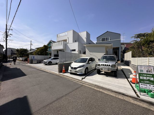 外観:駐車場