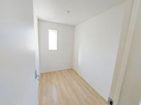 その他:7帖の洋室にサービスルームがあります。