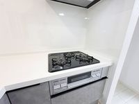 キッチン:三口コンロ