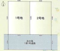 間取図/区画図:【敷地33坪以上、南道路幅員6ｍで陽当り良好な整形地！】建築条件無しですのでお好きなハウスメーカーで建築できます！ドラッグストアやイオン徒歩10分以内！