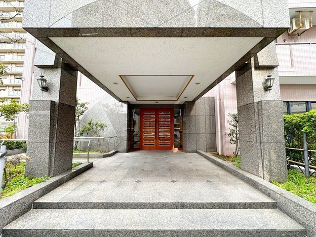 エントランス: