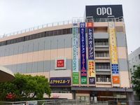 周辺環境:湘南藤沢OPA 徒歩8分。 620m