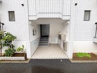エントランス: