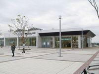 周辺環境:都筑ふれあいの丘駅(横浜市営地下鉄 グリーンライン) 徒歩11分。 940m